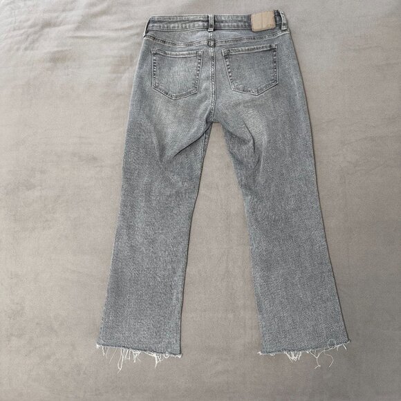 Aeropostale Women's Medium Wash Denim Mid Rise Kick Crop Frayed Hem Jeans, 6 - Picture 5 of 9